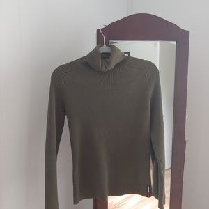 Vintage Tommy Hilfiger turtle neck olive